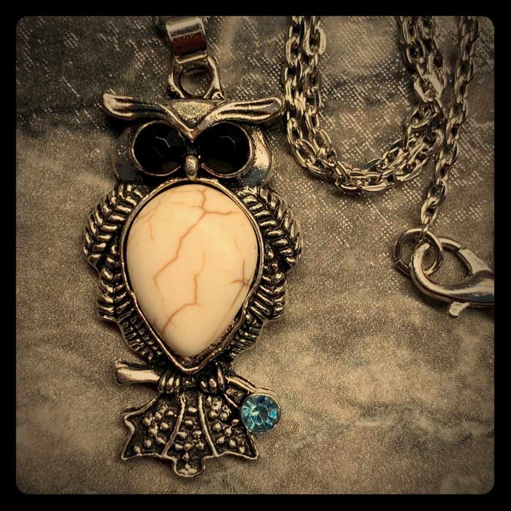 Owl Necklace w/rhinestone